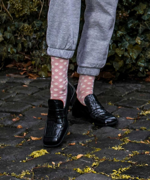 Dilly Socks Notre Chaussettes: Blush Dots