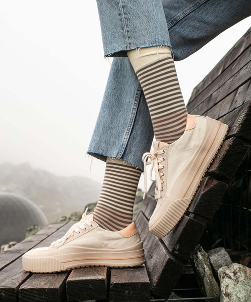 Dilly Socks Notre Chaussettes: Four Give Me