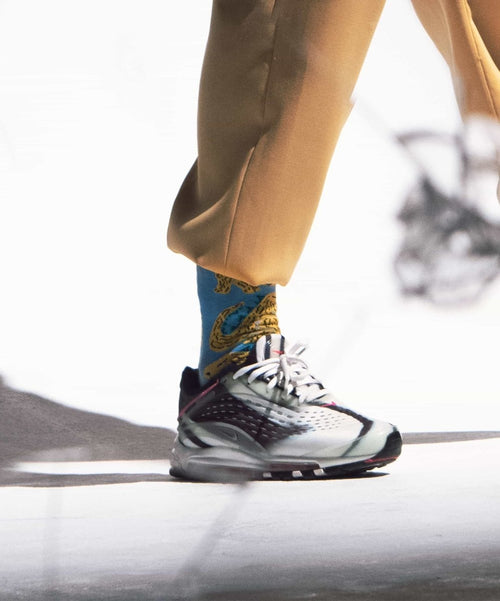Dilly Socks Notre Chaussettes: Friendly Gozilla