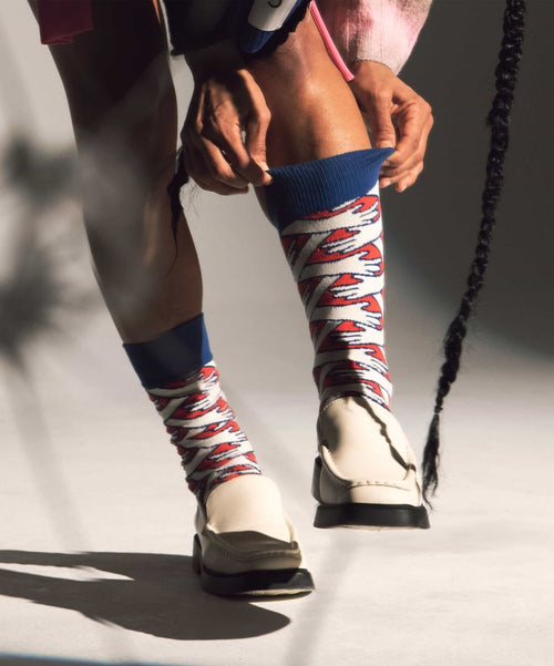 Dilly Socks Notre Chaussettes: Helping Hands