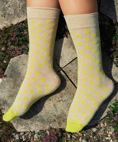Dilly Socks Notre Chaussettes: Mayo Dots