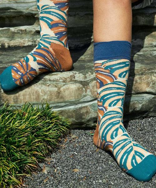 Dilly Socks Notre Chaussettes: Monstrous Monstera