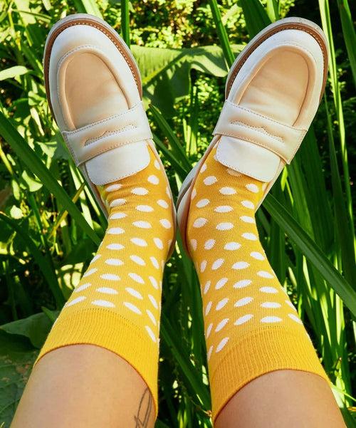 Dilly Socks Notre Chaussettes: Mustard Dots