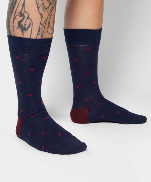 Dilly Socks Notre Chaussettes: Sparse Red Dots