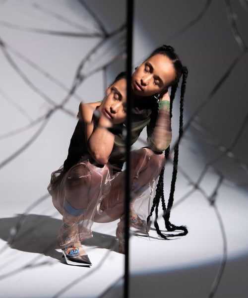 Dilly Socks Notre Chaussettes: Call For A Better World