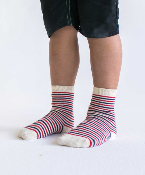 Dilly Socks Notre Chaussettes Pour Enfants: Lil Black Forest