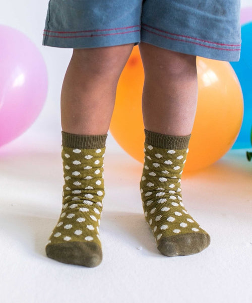 Dilly Socks Notre Chaussettes Pour Enfants: Lil Turf Dots