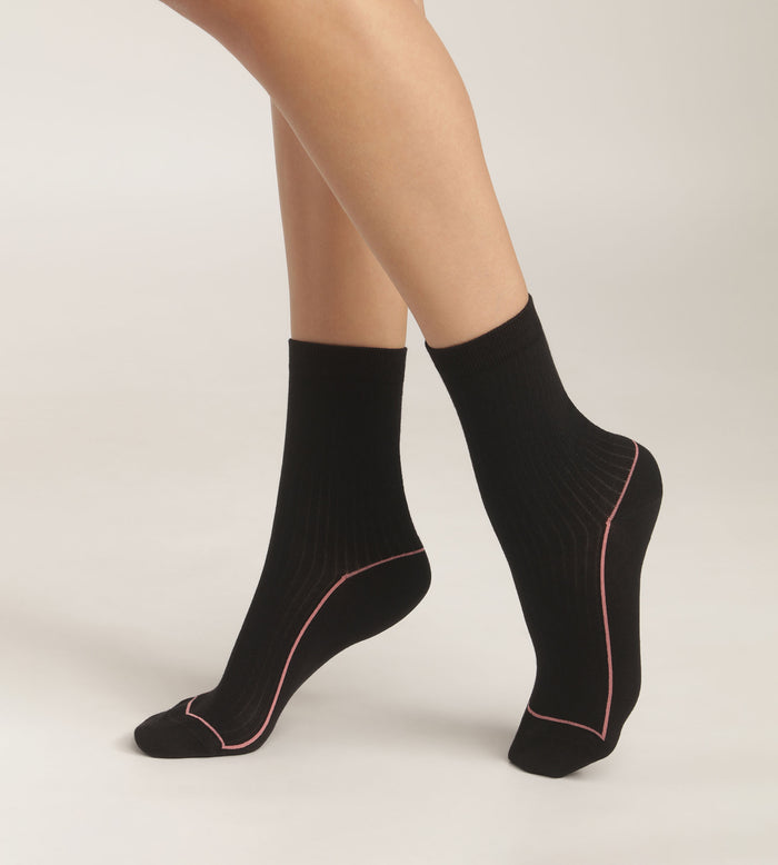 dim Chaussettes femme en coton côtelé Noir avec liseré coloré Dim Mode