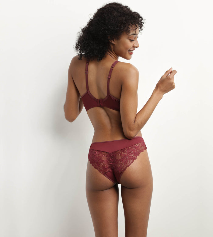 Dim Slip Femme En Dentelle Et Microfibre Rubis Foncé Generous Essentiel