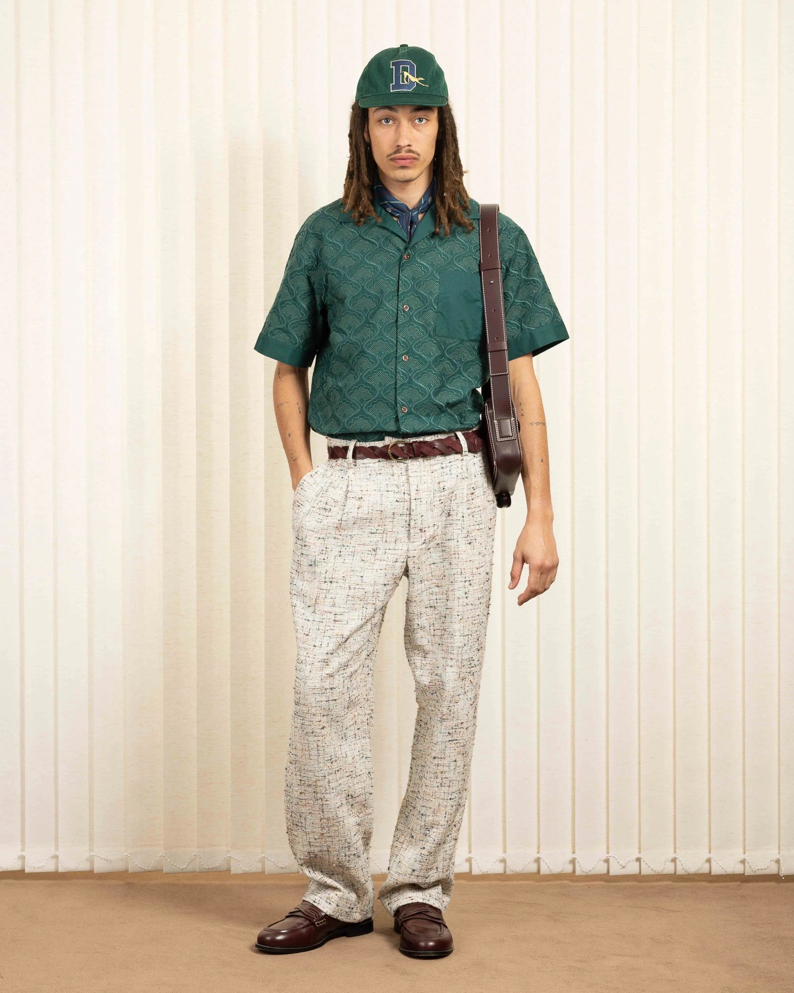 Drôle De Monsieur La Chemise Brodée Tapisserie