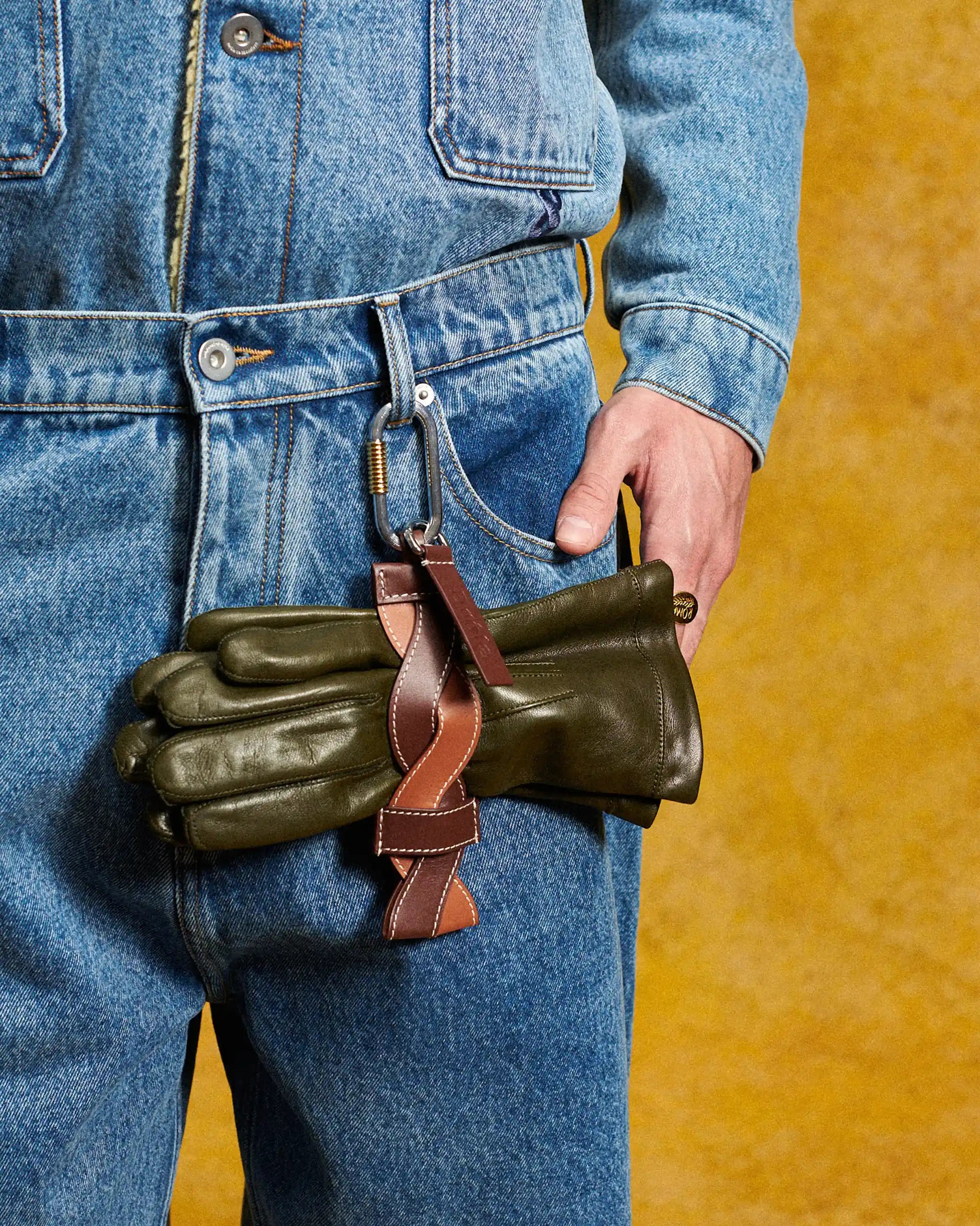 Drôle De Monsieur Le Mousqueton Tressé