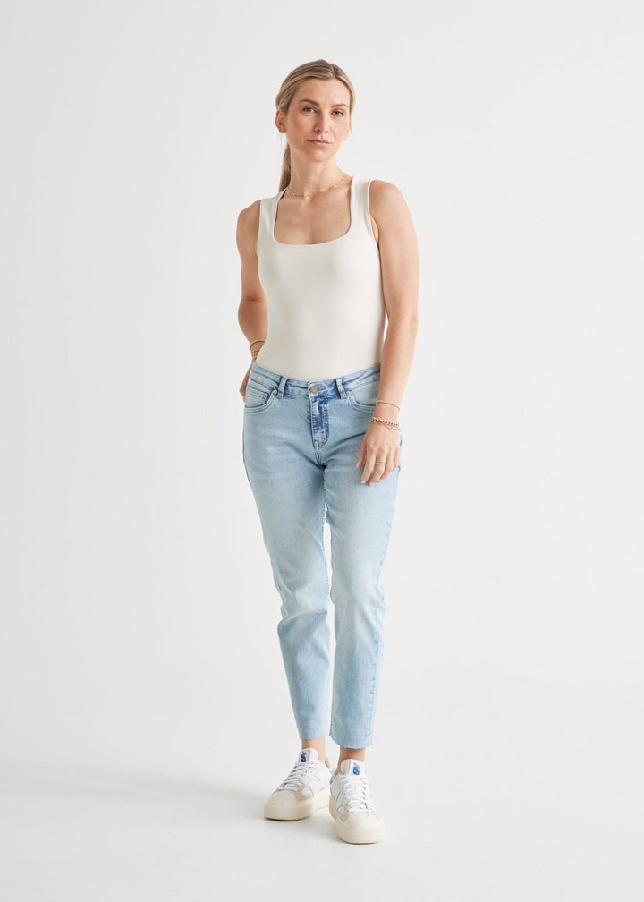 duer Performance Denim Girlfriend - Coastal Blue (raw hem)