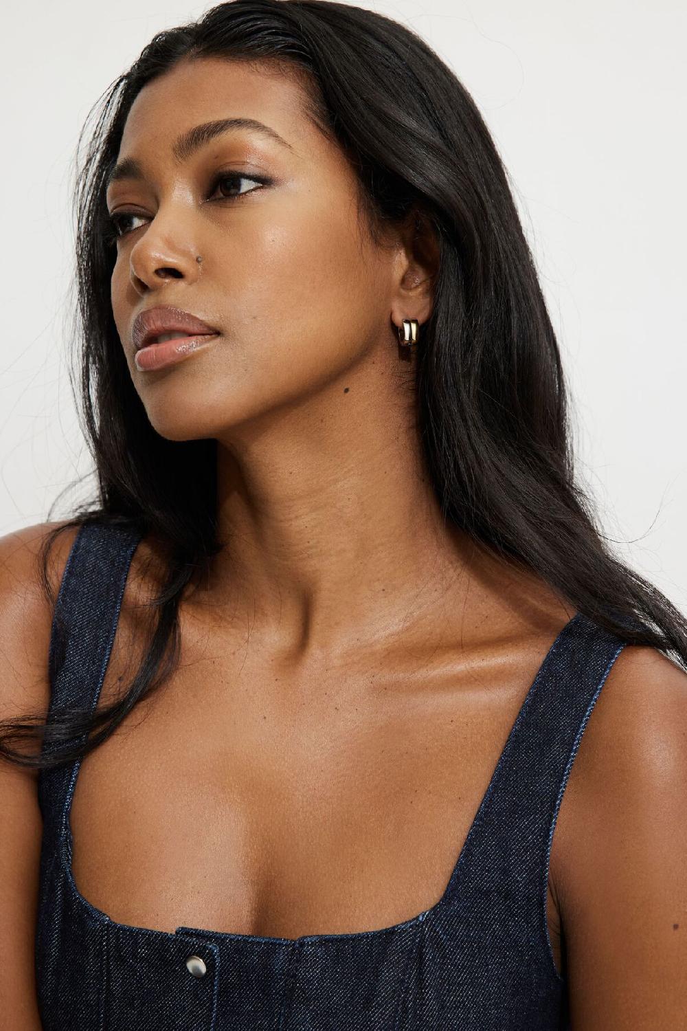 dynamite Boucles d'oreilles huggies à deux tons