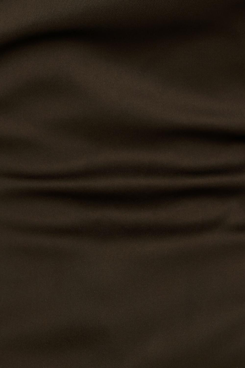 Dynamite Camisole Boutonnière En Satin