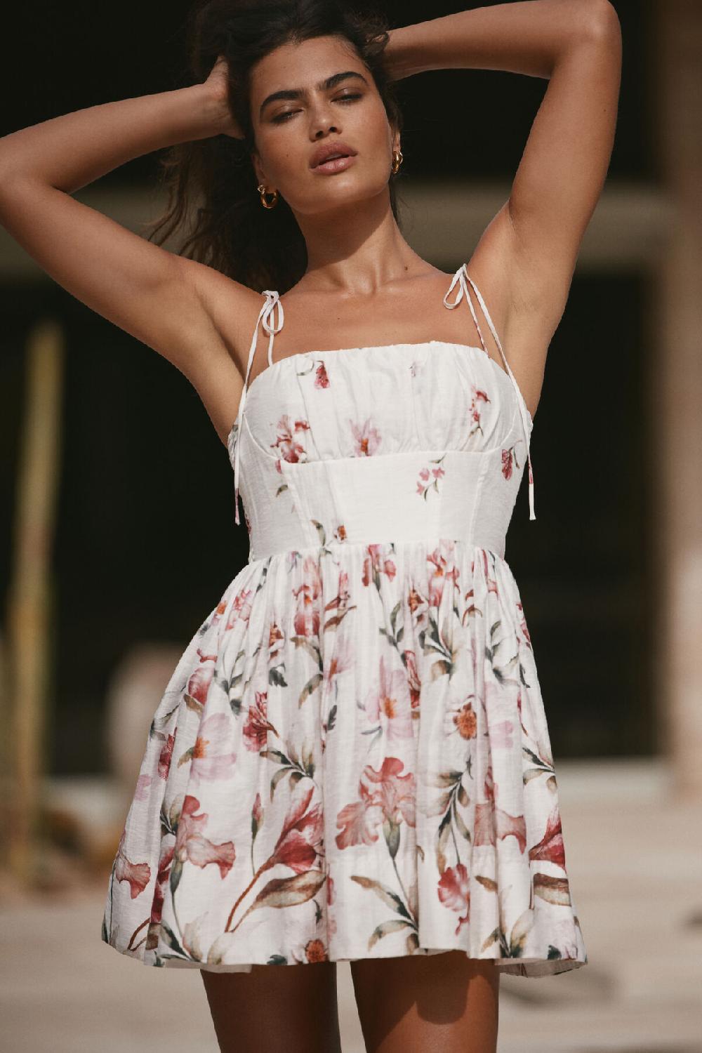 dynamite Minirobe évasée avec bretelles à nouer