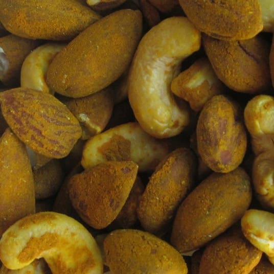 eau thermale jonzac Amandes entières et noix de cajou salées au curcuma bio