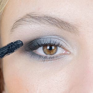 Eau Thermale Jonzac Pour Un Maquillage De Soirée