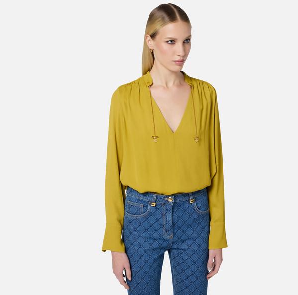 Elisabetta Franchi Chemise En Georgette Avec Breloques Et Logo