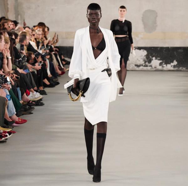 Elisabetta Franchi Jupe En Double Crêpe Léger Avec Détail Bijou