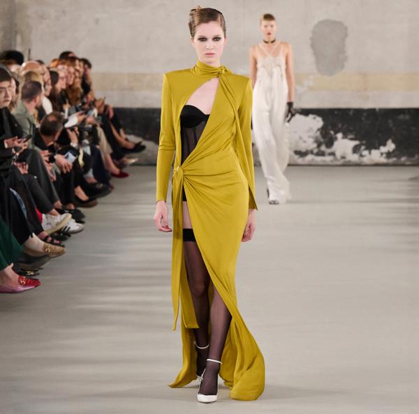 Elisabetta Franchi Robe Red Carpet En Jersey Avec Fente Et Nœuds