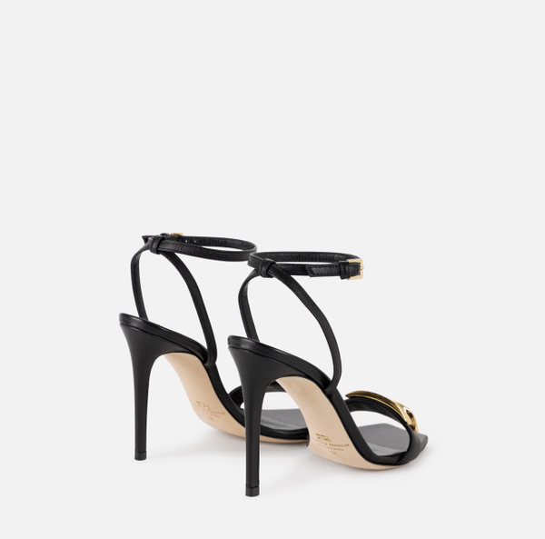 Elisabetta Franchi Sandales En Cuir Avec Détail Bijou