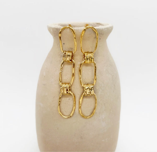 elise tsikis paris Boucles d'oreilles Ambaji - archive