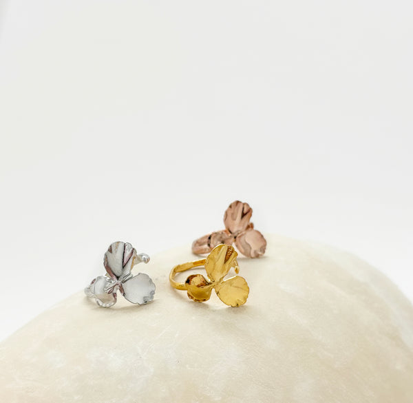 Elise Tsikis Paris Bague Pensee Small