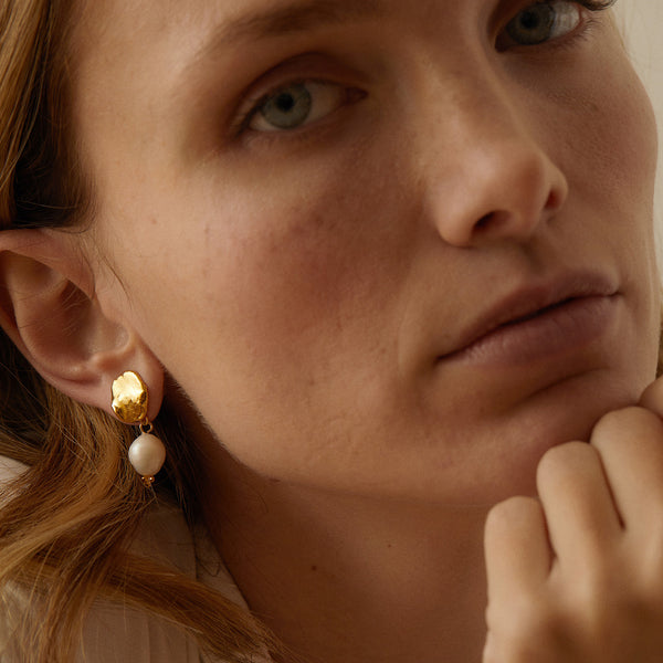 Elise Tsikis Paris Boucles D'oreilles Metochi