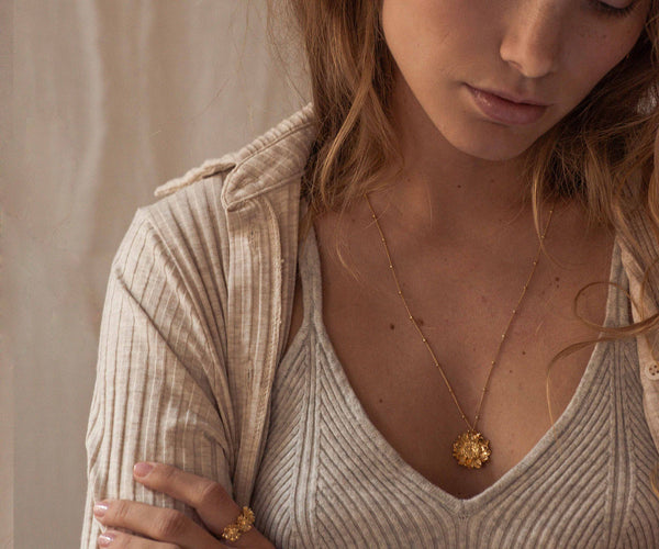 Elise Tsikis Paris Collier Cordes