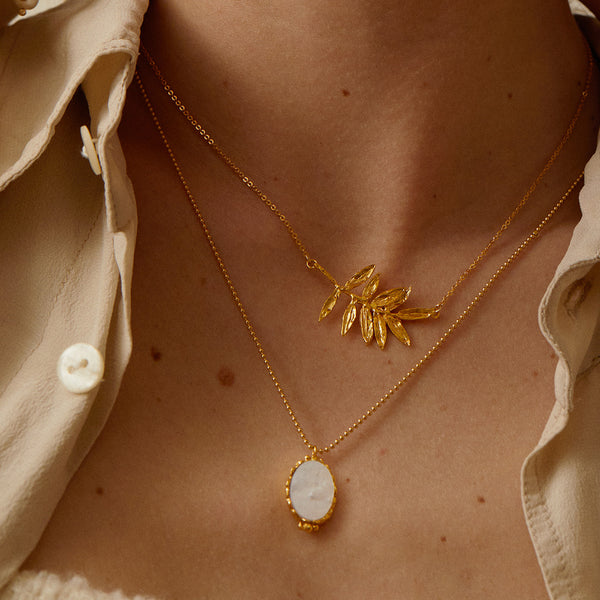 Elise Tsikis Paris Collier Dimos