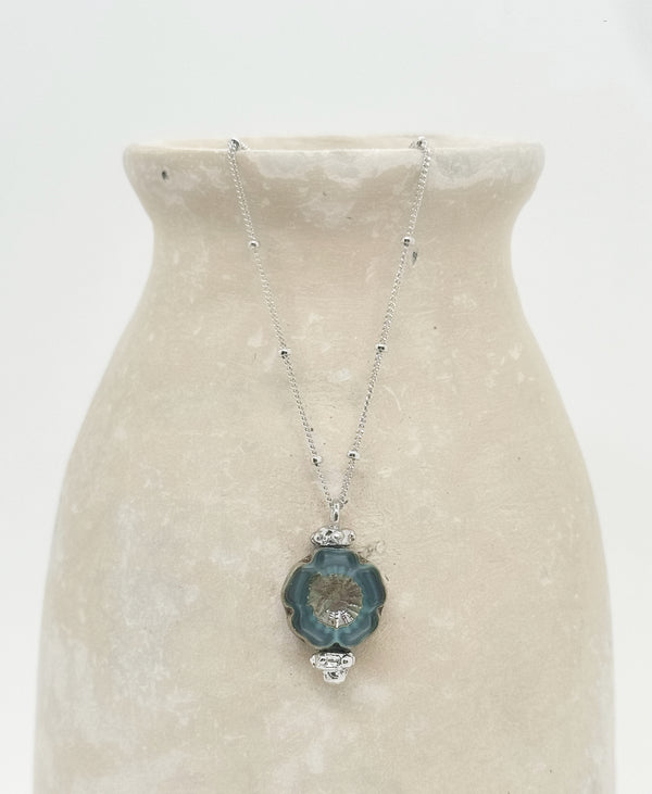 Elise Tsikis Paris Collier Faro