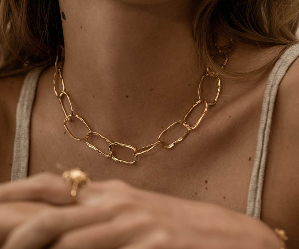 Elise Tsikis Paris Collier Pia