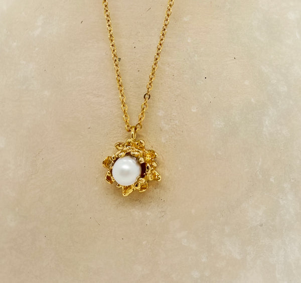 Elise Tsikis Paris Collier Pivoine