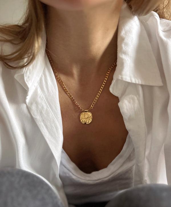 Elise Tsikis Paris Collier Topia