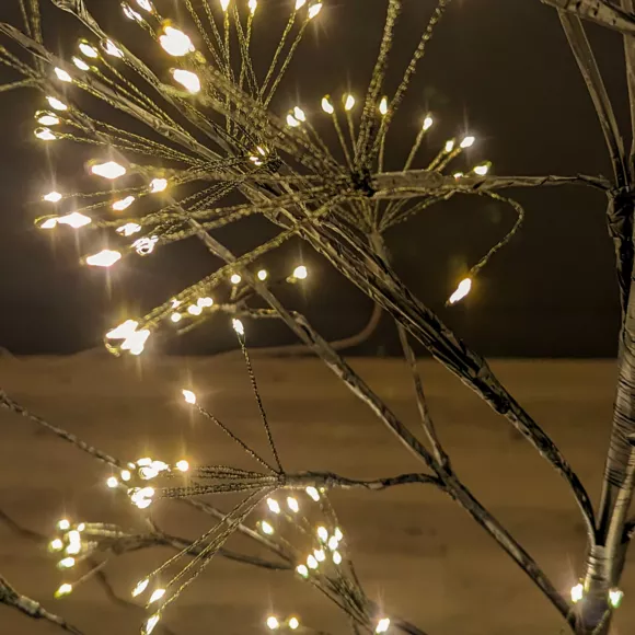 Eminza Arbre Lumineux 672 LED (H180 Cm) Holly Tilleul Noir Et Blanc Chaud
