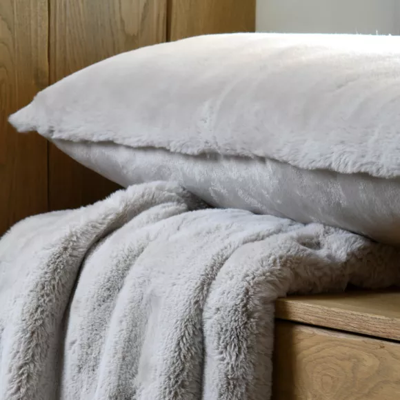 Eminza Coussin Rectangulaire Fausse Fourrure (50 X 80 Cm) Bostan Beige