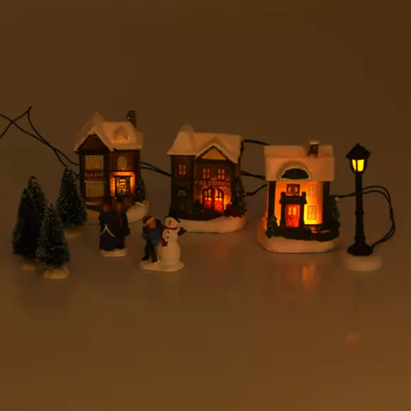 Eminza Set Complet Village Illuminé à Piles Oslo