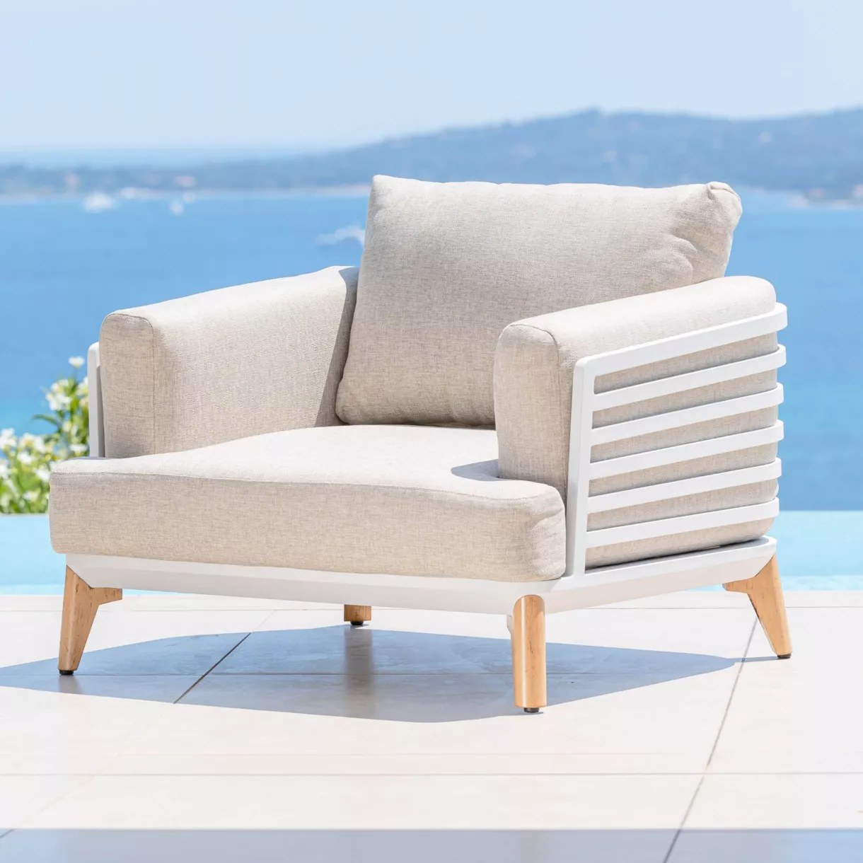 eminza Fauteuil de jardin en aluminium Monte Carlo Blanc et taupe eminza Fauteuil de jardin en aluminium Monte Carlo Blanc et taupe