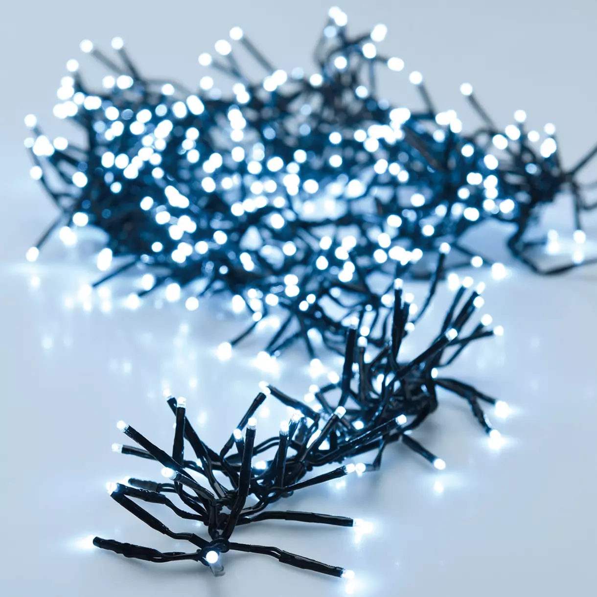eminza Guirlande lumineuse 5 60 m 768 LED câble noir Boa Blanc froid