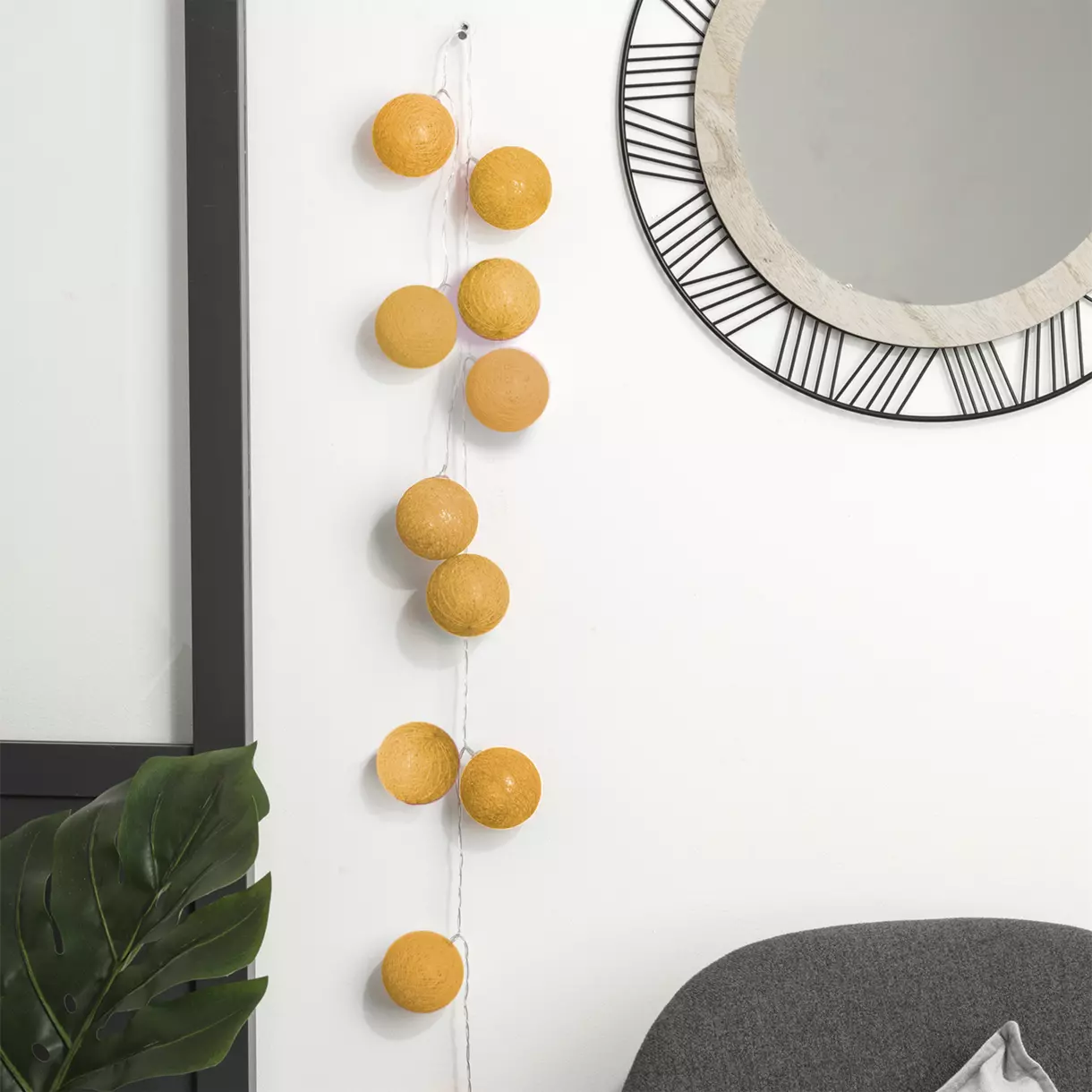 eminza Guirlande lumineuse déco 20 boules 4 36 m Bobina Jaune moutarde