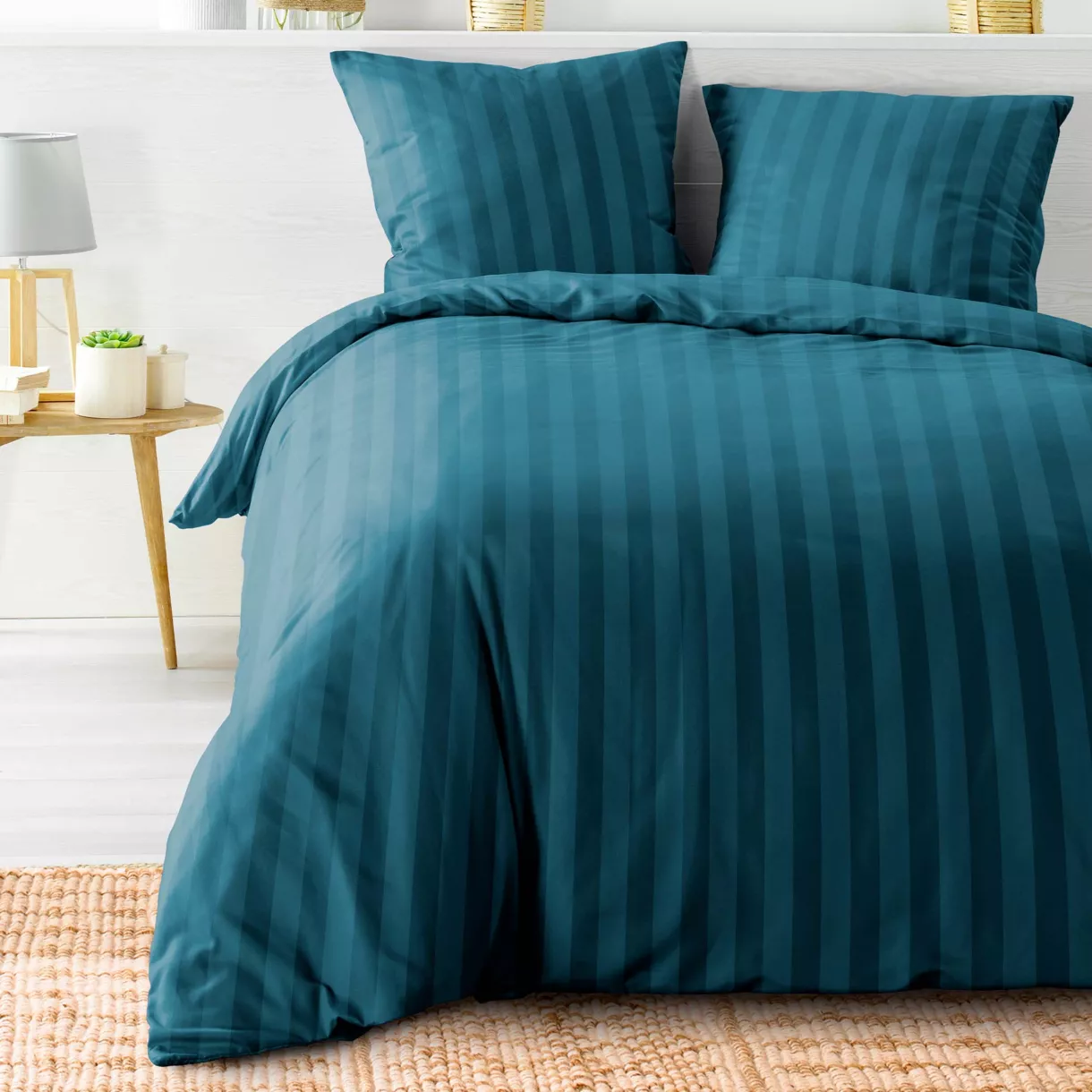 eminza Housse de couette et deux taies microfibre (240 x 220 cm) Cleo Bleu nuit