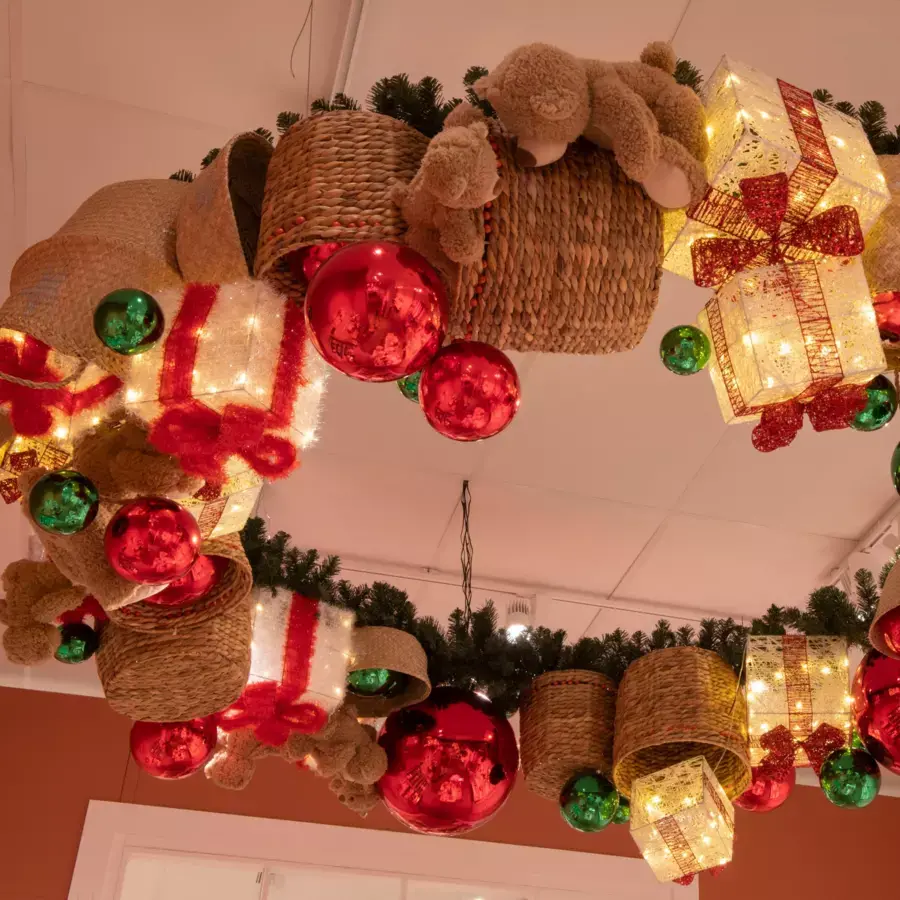 Eminza Lot De 3 Cadeaux Lumineux à Piles 65 LED (H30 Cm) Ruban Rouge Et Blanc Chaud