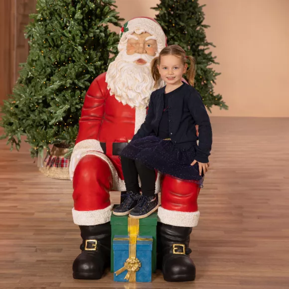 Eminza Père Noël Traditionnel Géant (H137 Cm) Klaus Assis Et Les Cadeaux