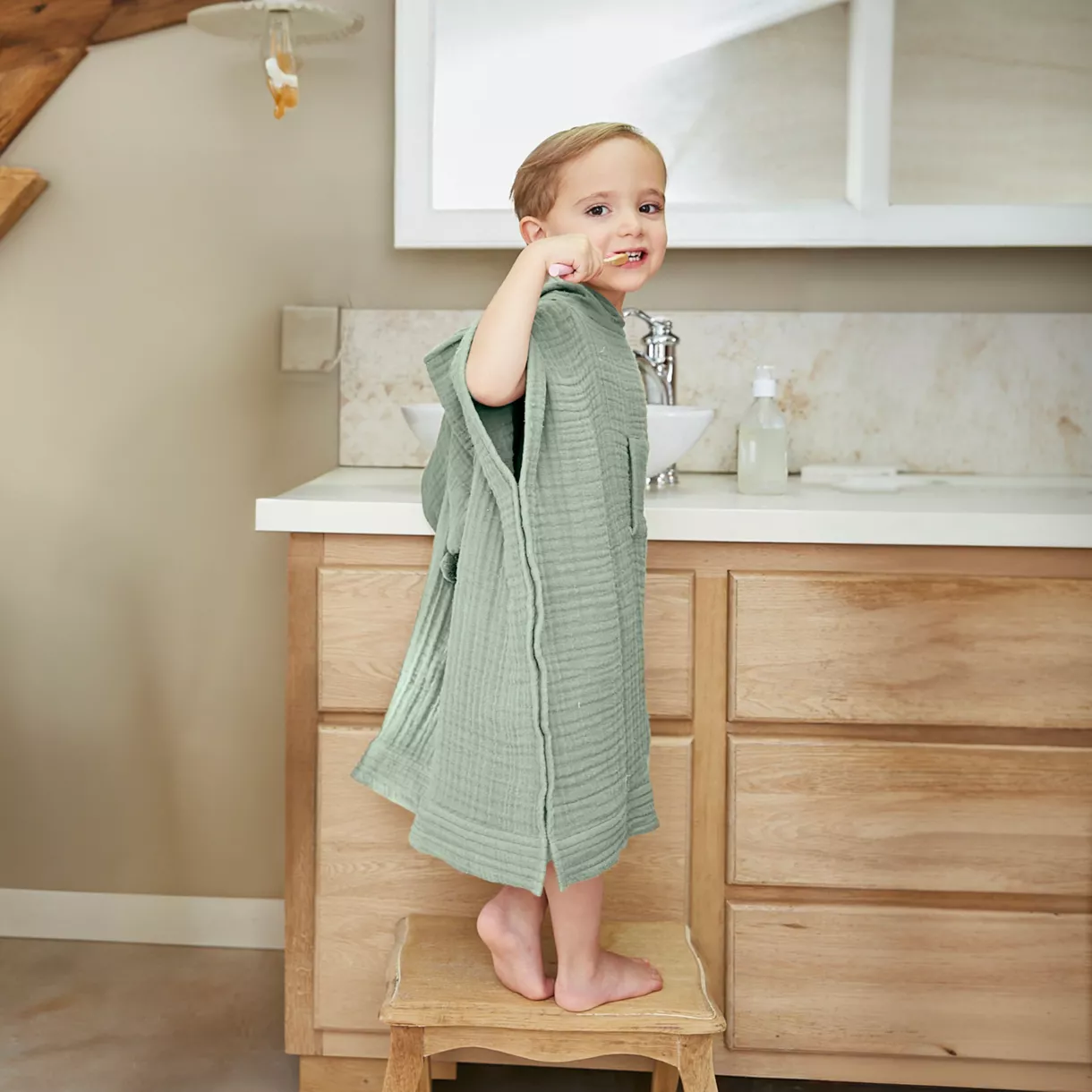 eminza Poncho de bain enfant gaze de coton 2/5 ans Gaïa Vert eucalyptus