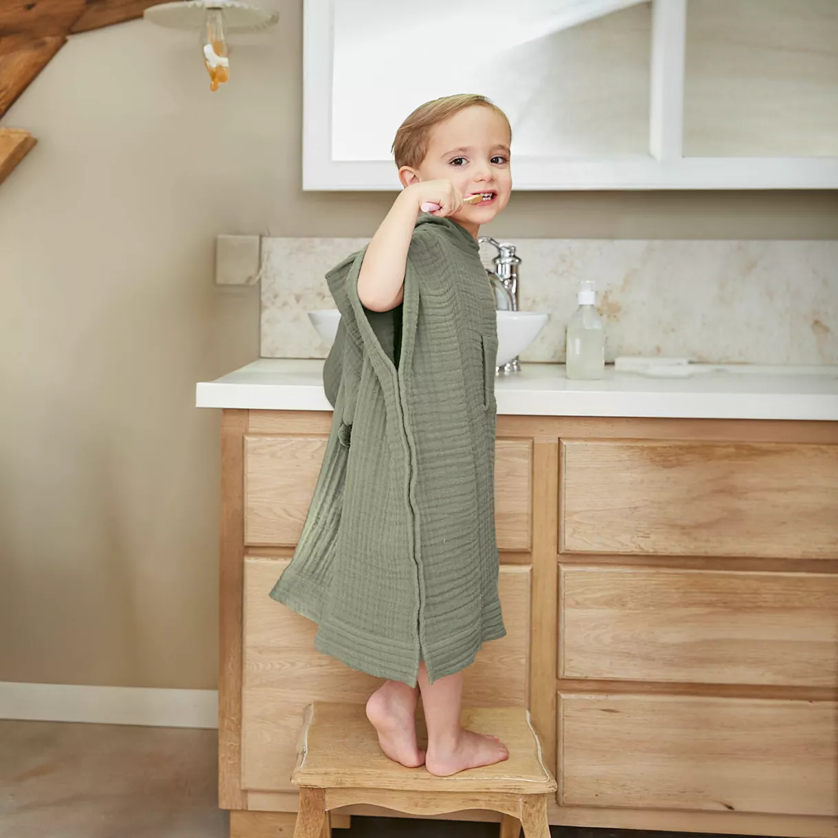 eminza Poncho de bain enfant gaze de coton 6/10 ans Gaïa Vert romarin