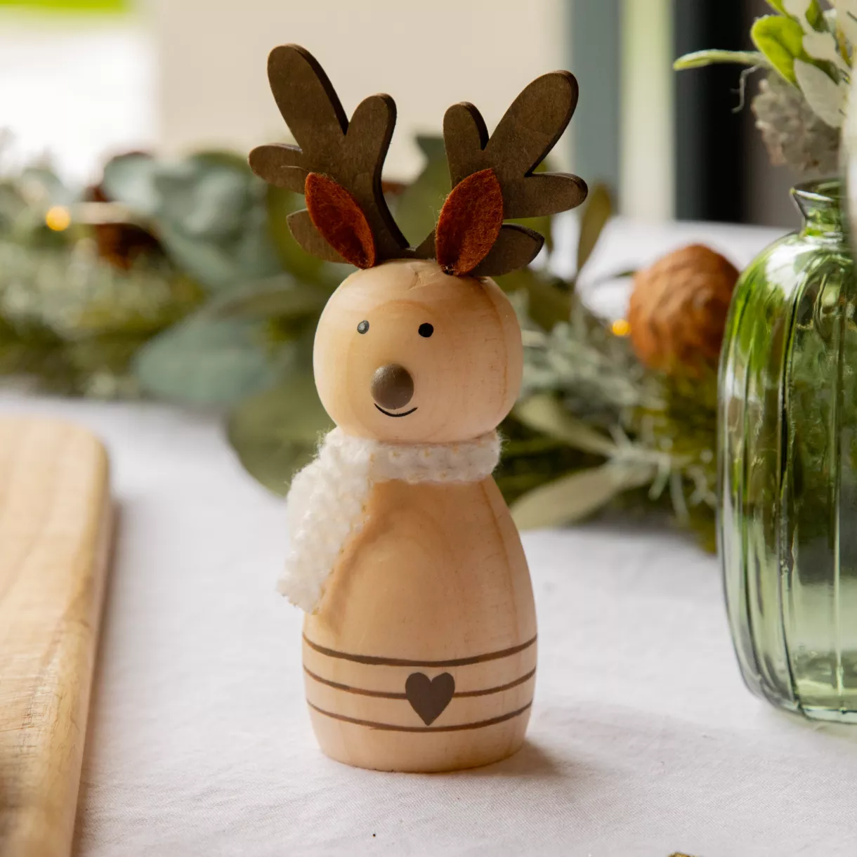 eminza Renne de Noël en bois à poser (H15 cm) Sweet Denver Naturel