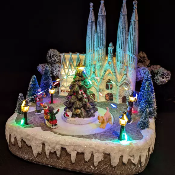 Eminza Scène De Vie Illuminée Et Musicale Barcelone