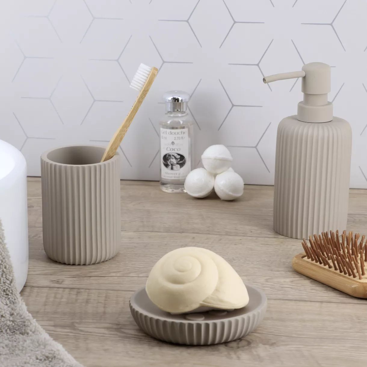 eminza Set d'accessoires salle de bain résine Strié Taupe