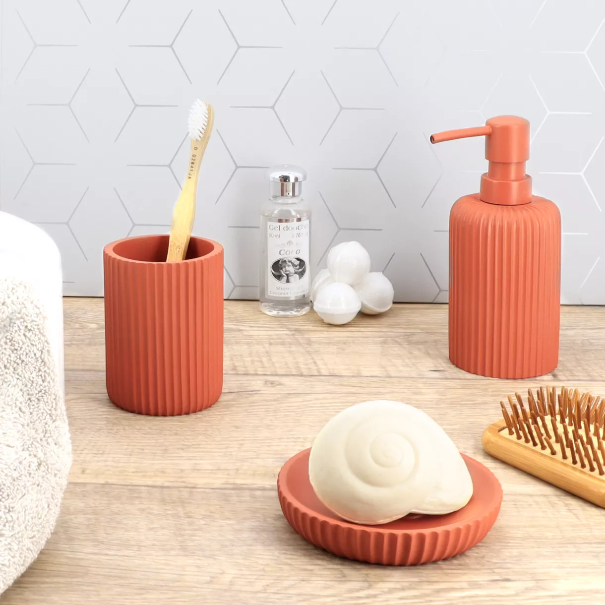 eminza Set d'accessoires salle de bain résine Strié Terracotta