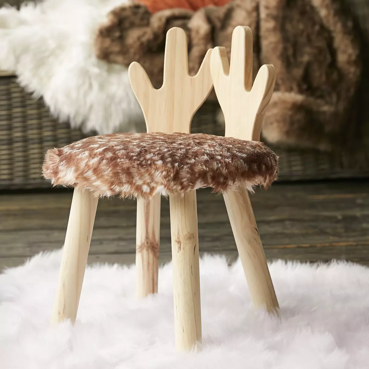 eminza Tabouret enfant bois et fausse fourrure (H38 cm) Cerf Marron
